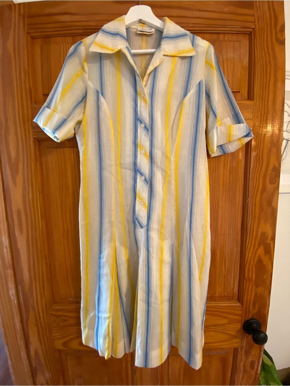 Vintage dress Mary Tyler Moore fit. Lovely